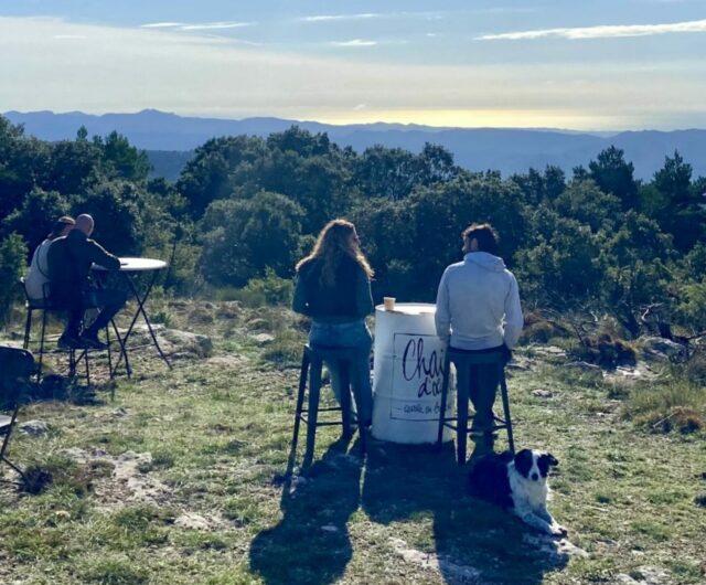 2025-10-17 18 19-Bargemon-Chai d oeubre Bar a vin ephemere-Vignobles en Scene