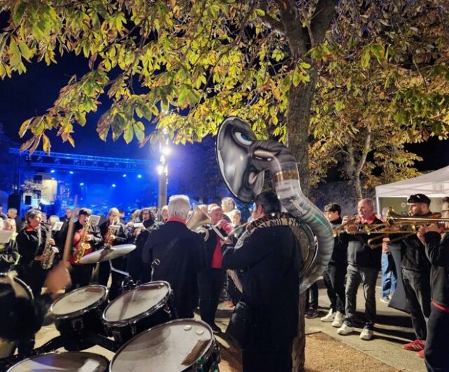 Banda allée des marronniers Limoux 17 10 26