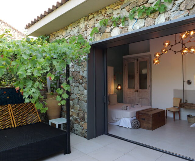 Grimaud Mas la Petite Jeanne hébergement oenotourisme m.freyburger ©Golfe de Saint-Tropez 1